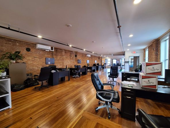821 W 2nd, Suite 201